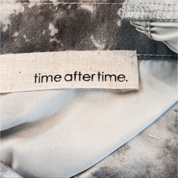 Time After Time Size Medium 2 Piece Boyfriend Oversized Gray Tie-Dye Top Set - Picture 3 of 4